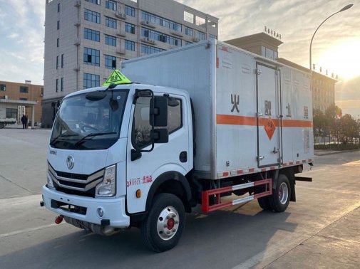 東風(fēng)4.1米貨廂爆破器材運(yùn)輸車(chē)